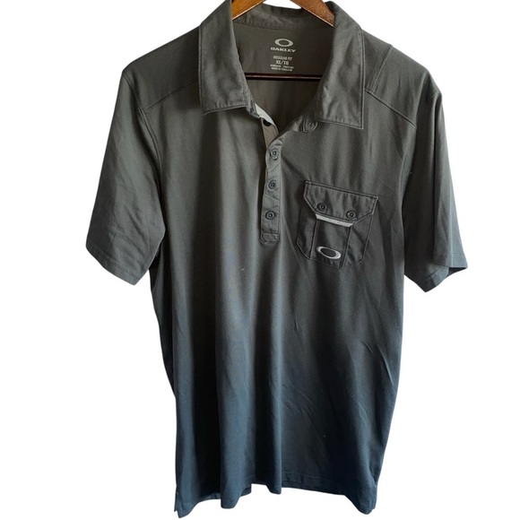 Men's Oakley Grey Front Pocket Polo Shirt - Picture 1 of 9